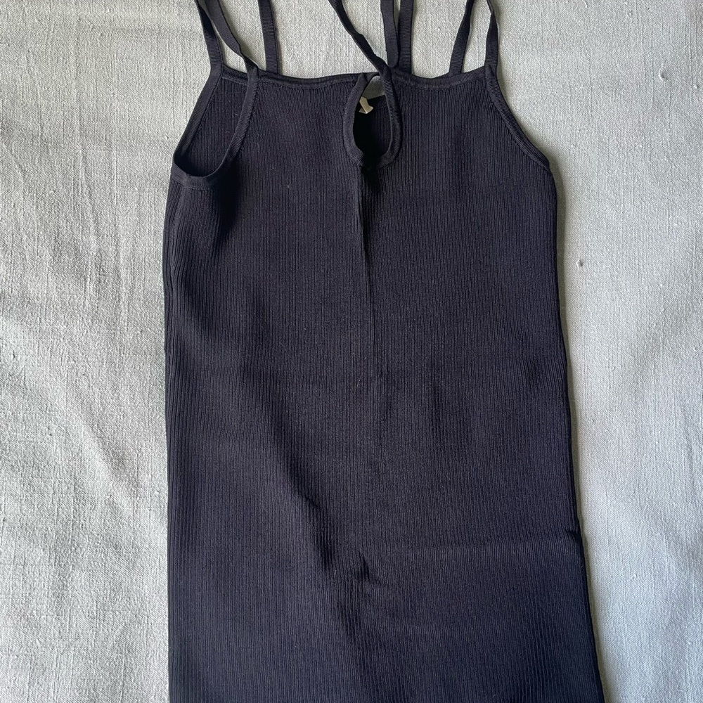Black crisscross strap ribbed shirt